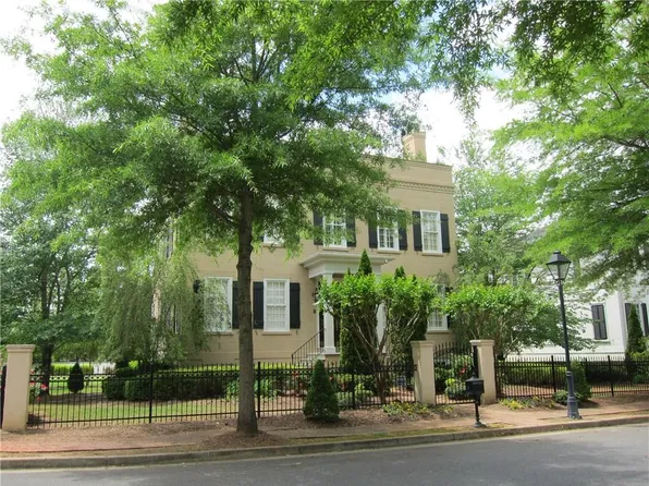 3814 Saint Annes Ct, Duluth, GA 30096
