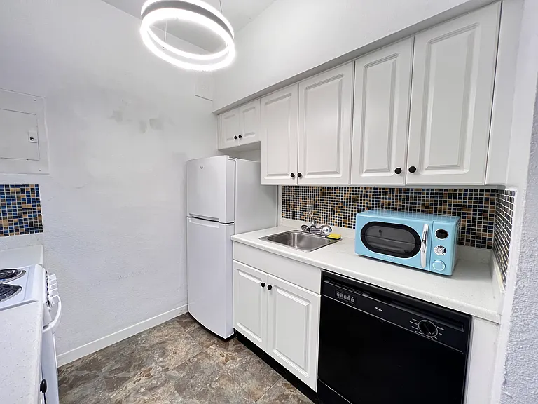 1100 Collins Ave #308 — Photo 12