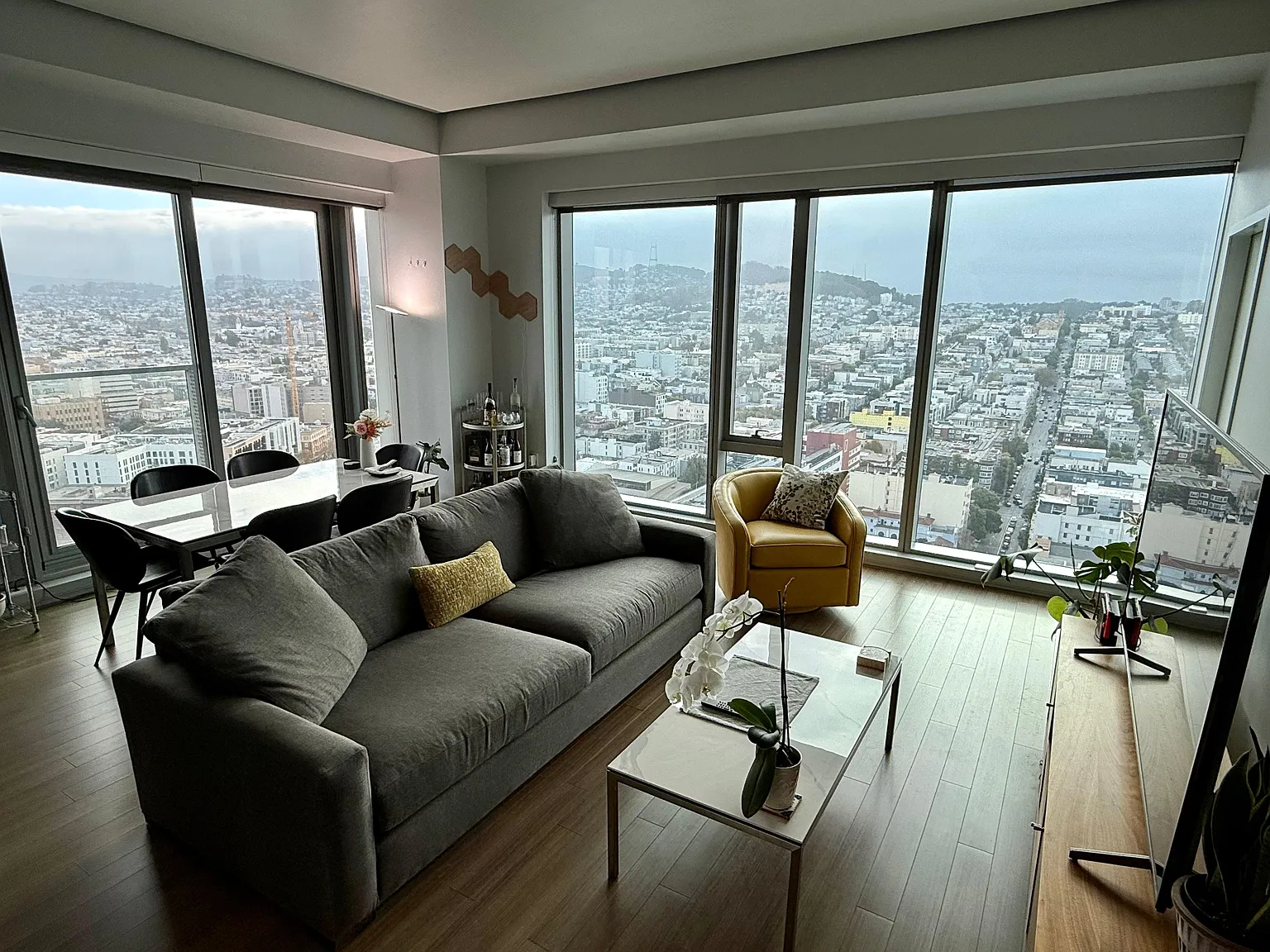 2 bed, 1126 sqft, $8,000 — Photo 1