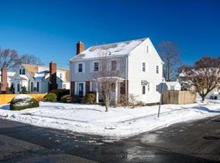 262 Woodhaven Rd, Pawtucket, RI 02861