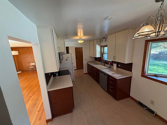 3rd image of 2913 Harriman Ln