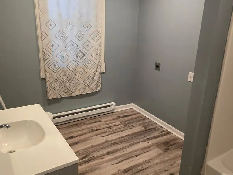 52 Chestnut St — Photo 3
