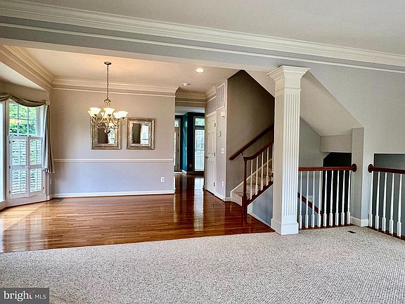 4th image of 1040 Hotchkiss Pl