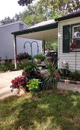 3rd image of 1702 N Dodgion Ave