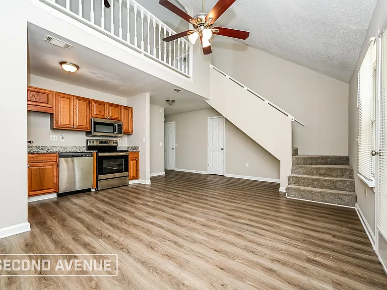 2370 Iron Horse Dr — Photo 4