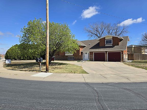 3rd image of 1307 Schwaller Ave