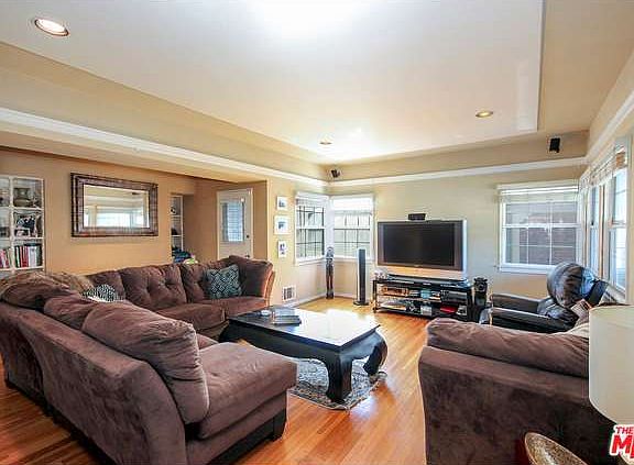 3rd image of 3956 Welland Ave