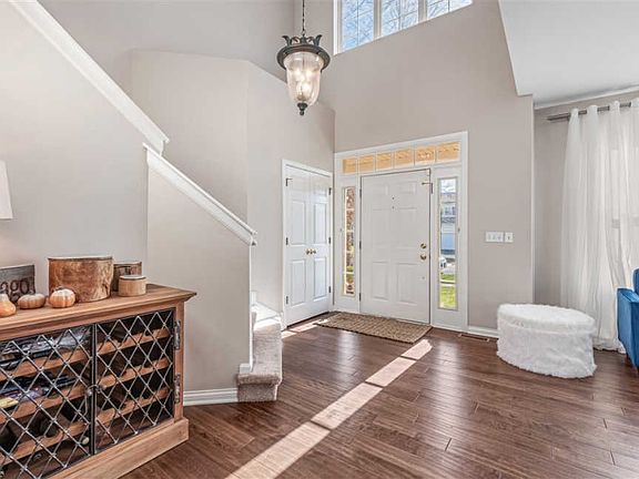4th image of 4881 Highwood Ln