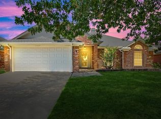 2920 Comanche Trl, Woodway, TX 76712