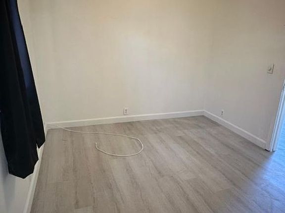 4th image of 451 W Yermo Rd #C