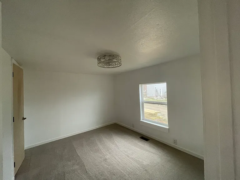 415 W Depot St #415 — Photo 3