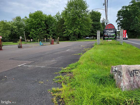 5th image of 1167 Dublin Pike