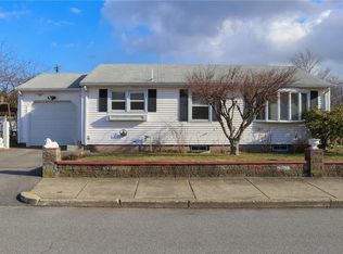 162 Ridgewood Rd, Pawtucket, RI 02861
