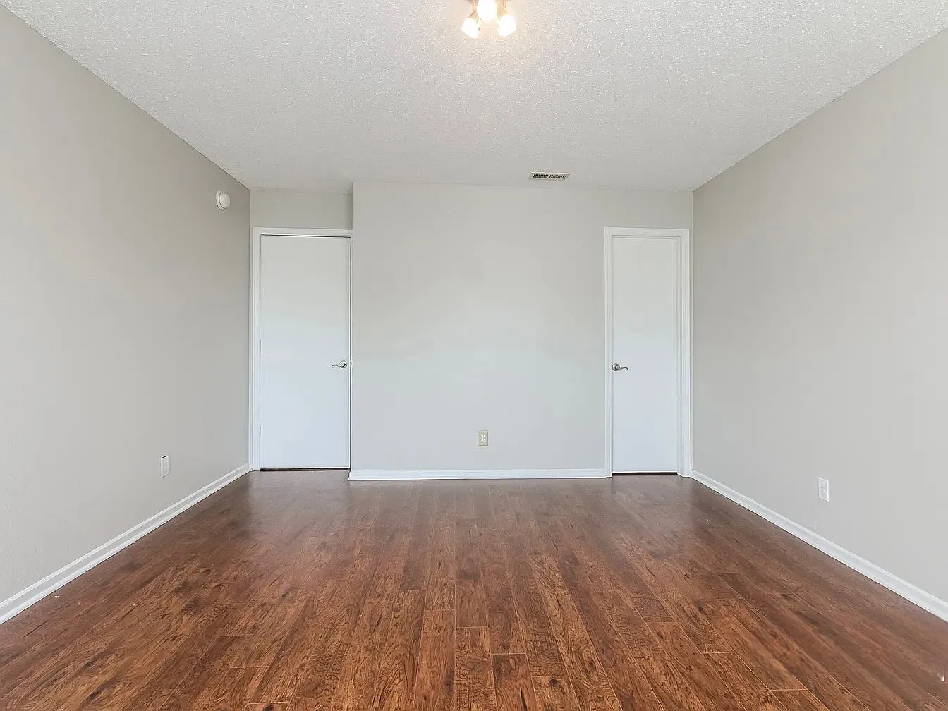 3 bed, 2394 sqft, $2,055 — Photo 1