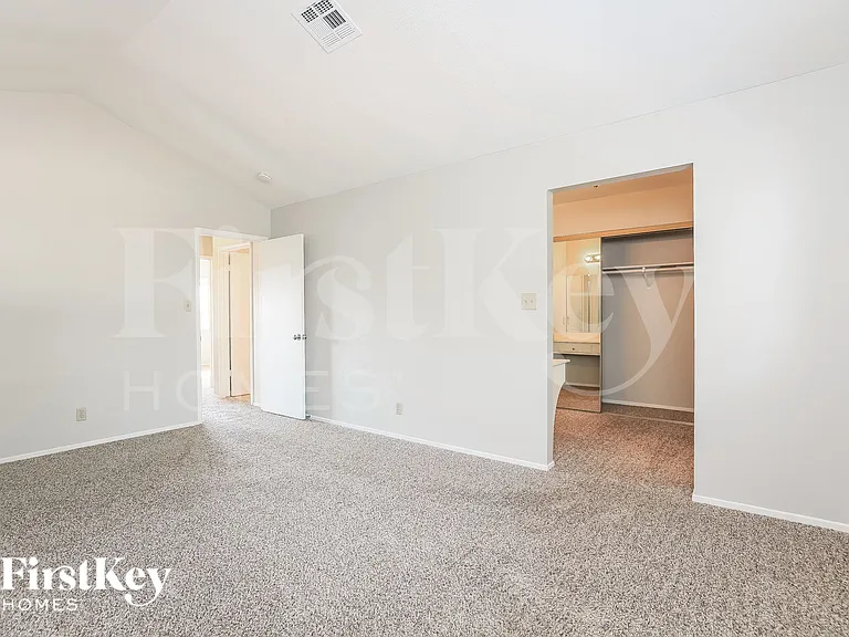 3775 Duneville St — Photo 9