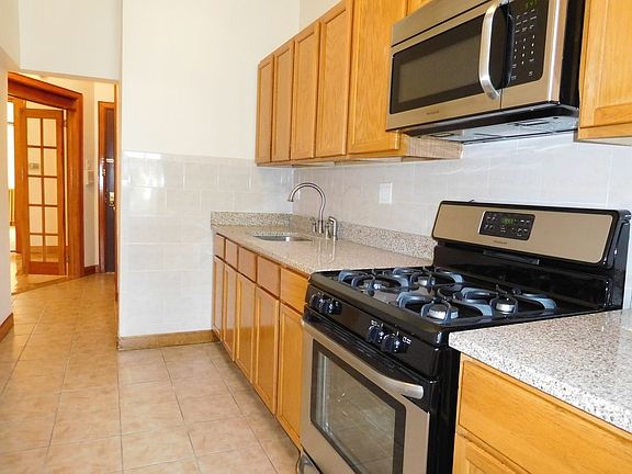 2nd image of 228 6th Ave APT 1