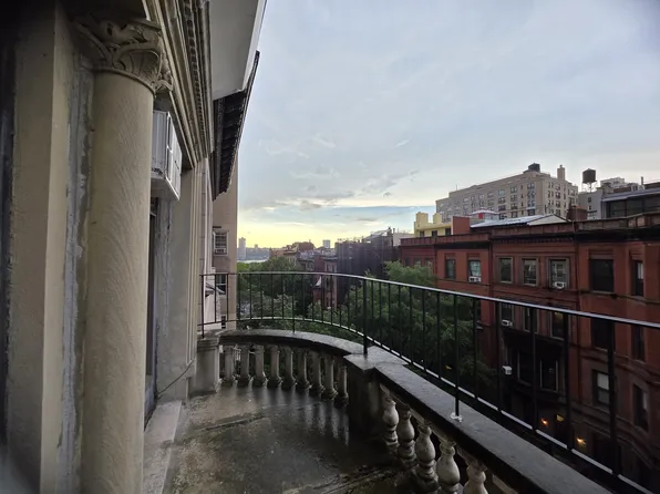 304 West 76th Street image 1 of 13