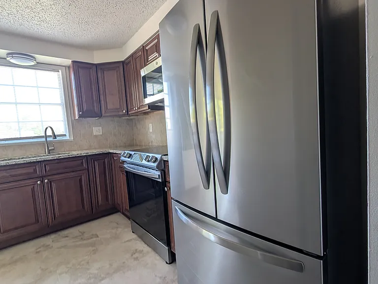 Tulip Ct — Photo 7