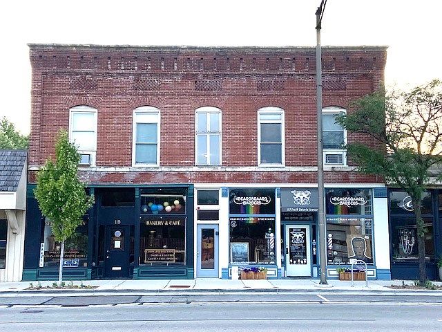1st image of 117 1/2 S Batavia Ave #2