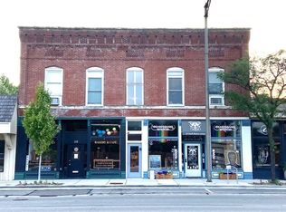 117 1/2 S Batavia Ave #2, Batavia, IL 60510