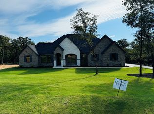 1060 Arbor Vista Dr, Azle, TX 76020