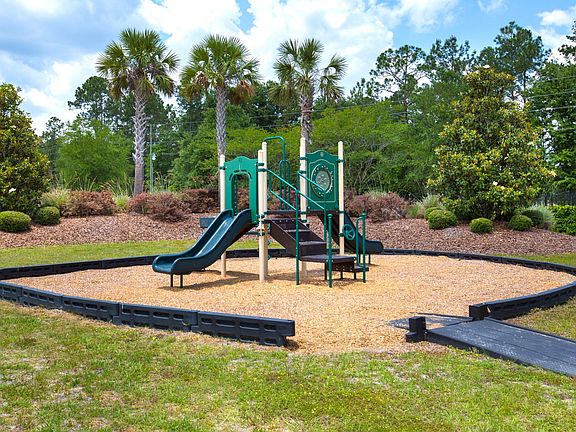 3rd image of 3238 Roundabout Dr