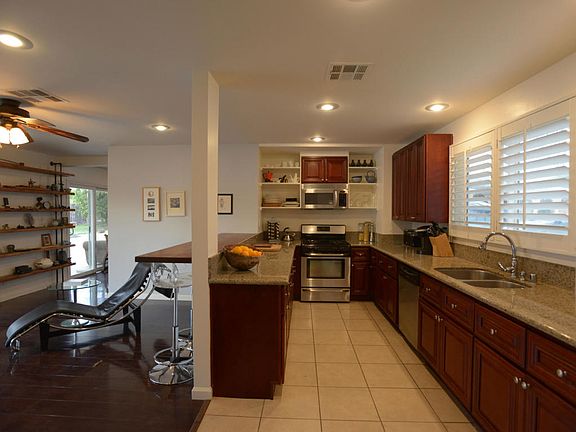 3rd image of 2351 Calle Lirio