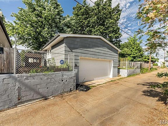 2nd image of 7032 Lansdowne Ave