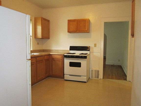 2nd image of 1009-11 Euclid Ave #1011