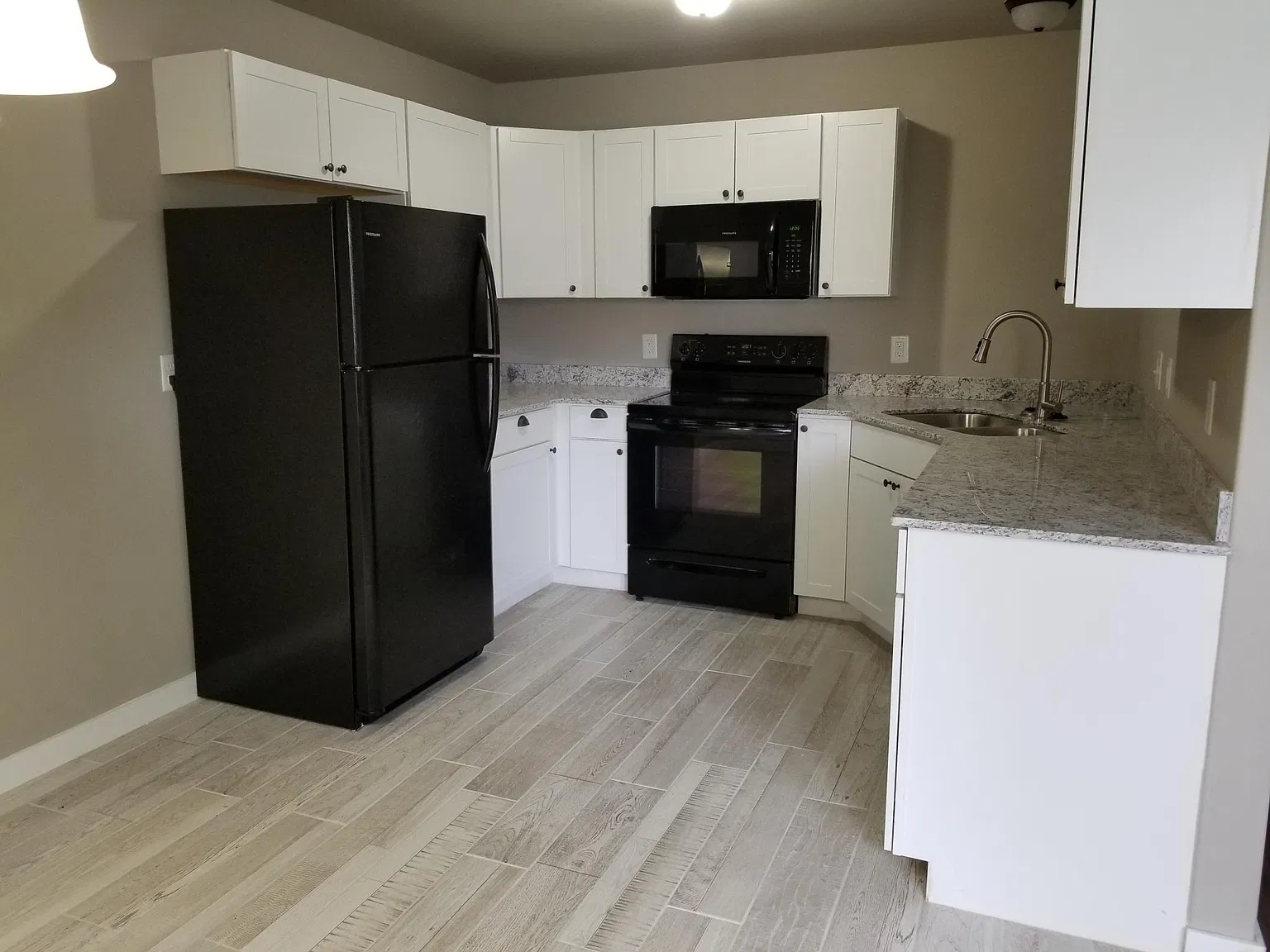 3 bed, 2.5 bath, 1450 sqft, $1,475 — Photo 4
