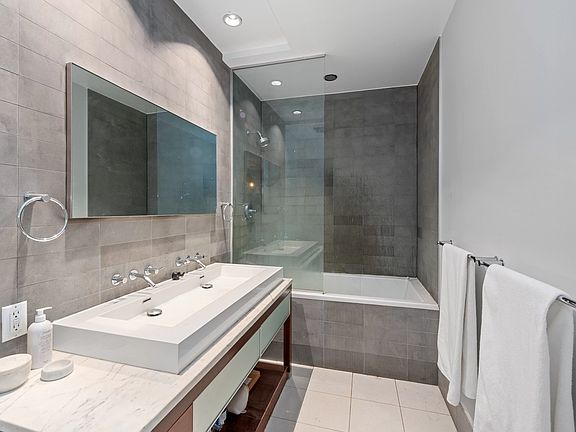 5th image of 30 Bayard St APT 3D
