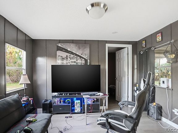 3rd image of 2085 S Stonebrook Dr