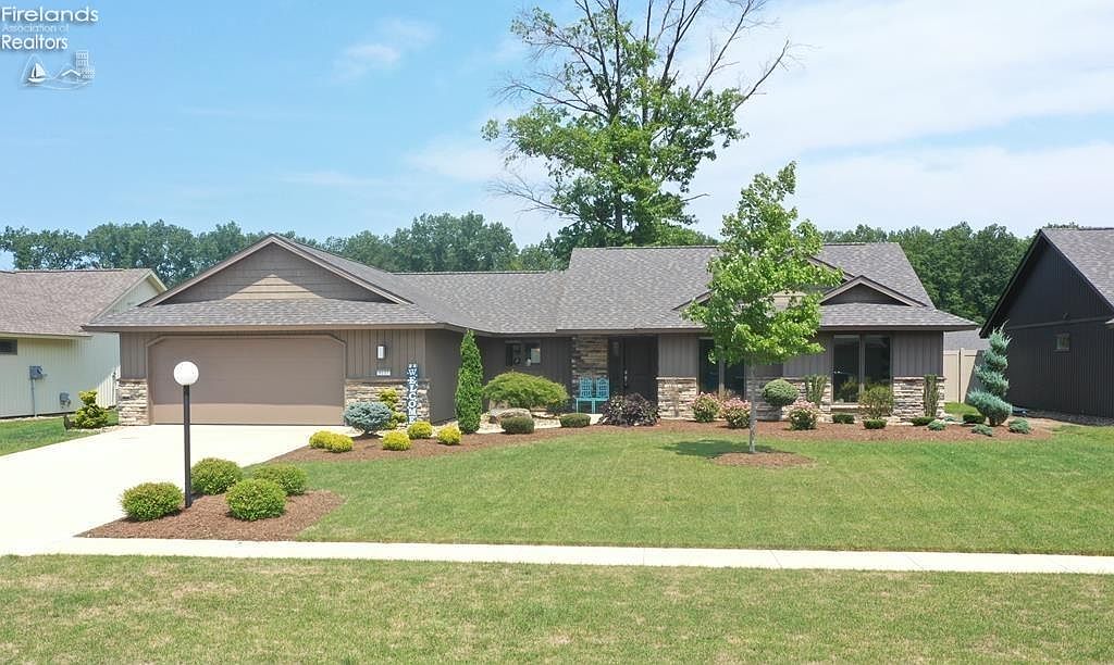 9137 Longbrook Dr, North Ridgeville, OH 44039 MLS 20234830 Zillow