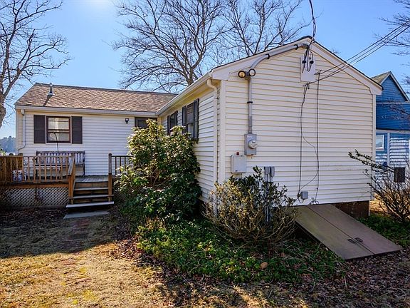 4th image of 46 Blueberry Ln