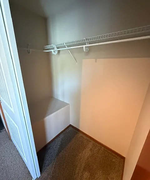 4 SW Boundary St #3 — Photo 6