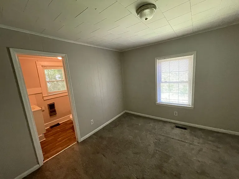 310 W Norment Ave — Photo 7