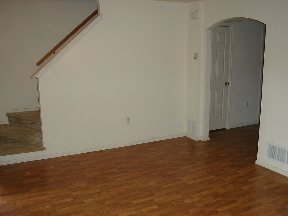 1st image of 455 Ellers Grv