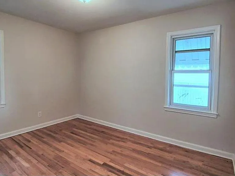 555 E Breckenridge St — Photo 10