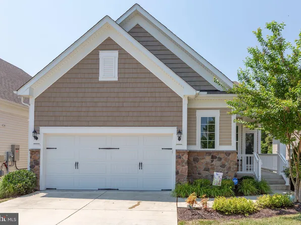25 Montauk Ave, Fredericksburg, VA 22406