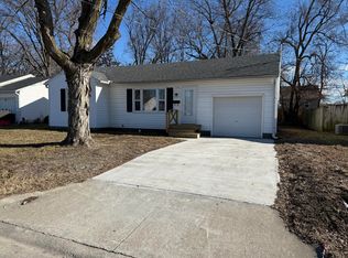 534 Seargent Ave, Marshall, MO 65340