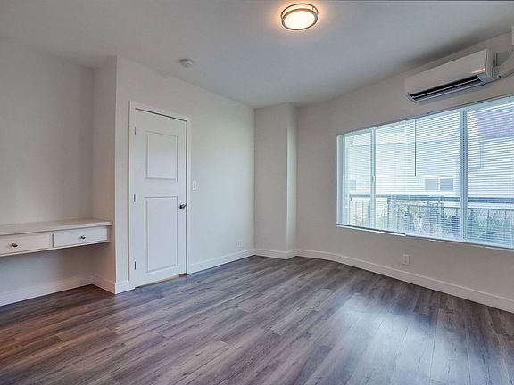 3rd image of 715 Marlborough Ave APT 5