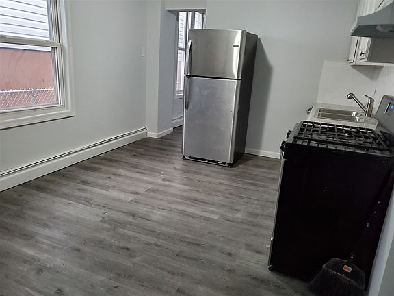 3rd image of 84 Atlantic St #1