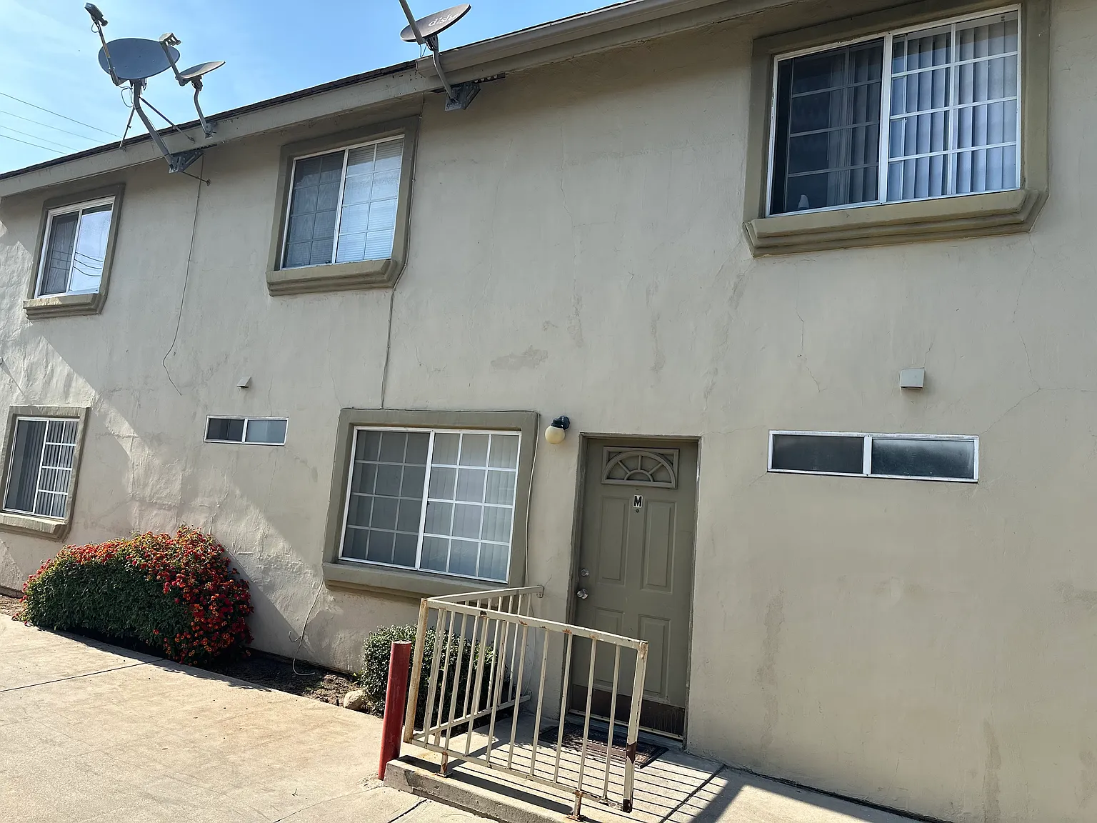 2 bed, 882 sqft, $2,250 — Photo 2