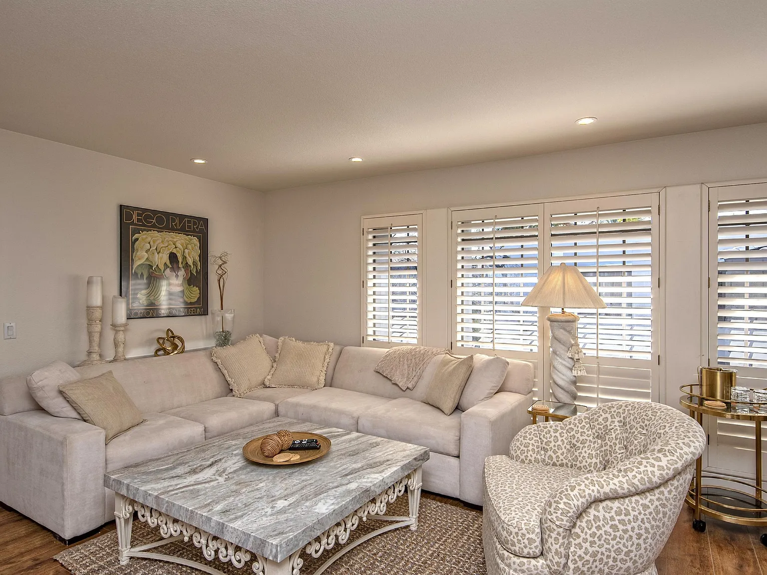 1 bed, 1.5 bath, 870 sqft, $1,995 — Photo 3