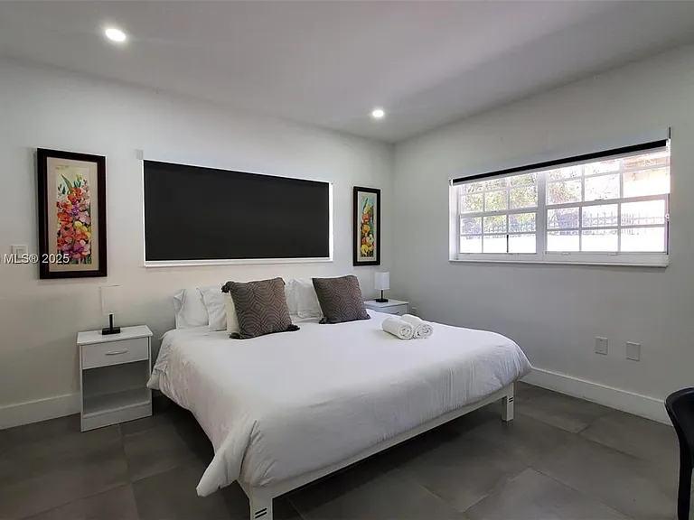 510 NE 66th St #1 — Photo 11