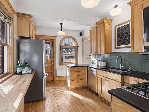 2nd image of 1906 Lincoln Ave
