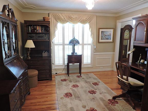 Formal Dining Room (2)