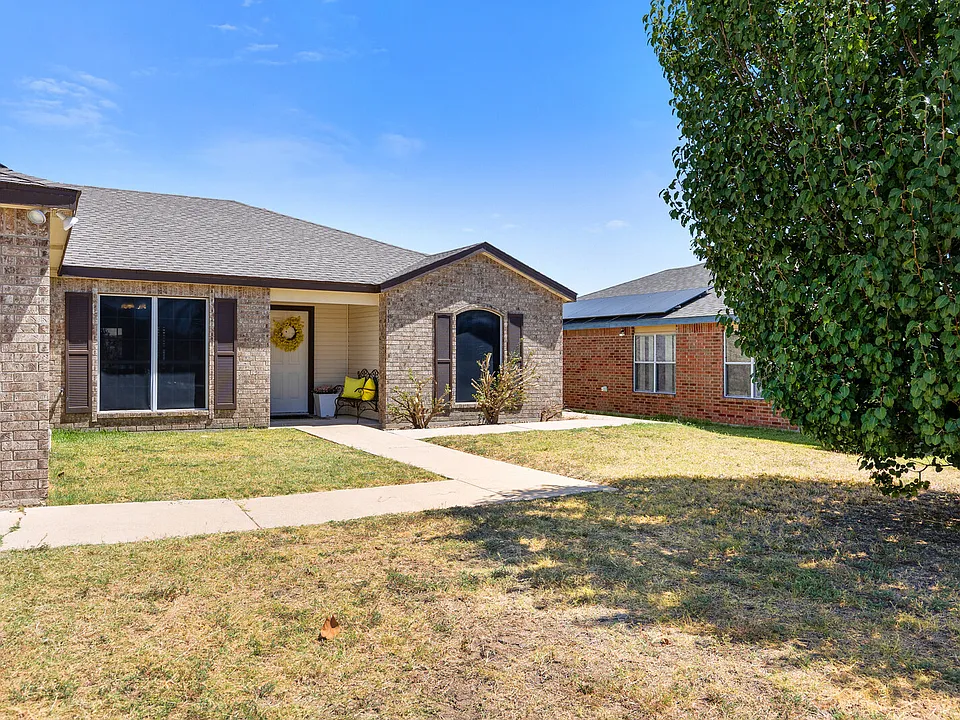 4407 Hank Dr