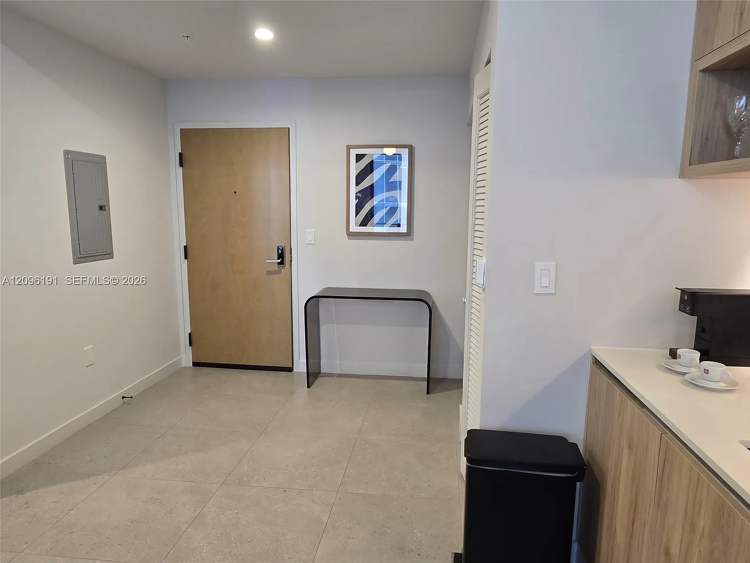 1 bed, 1.0 bath, 555 sqft, $3,200 — Photo 4