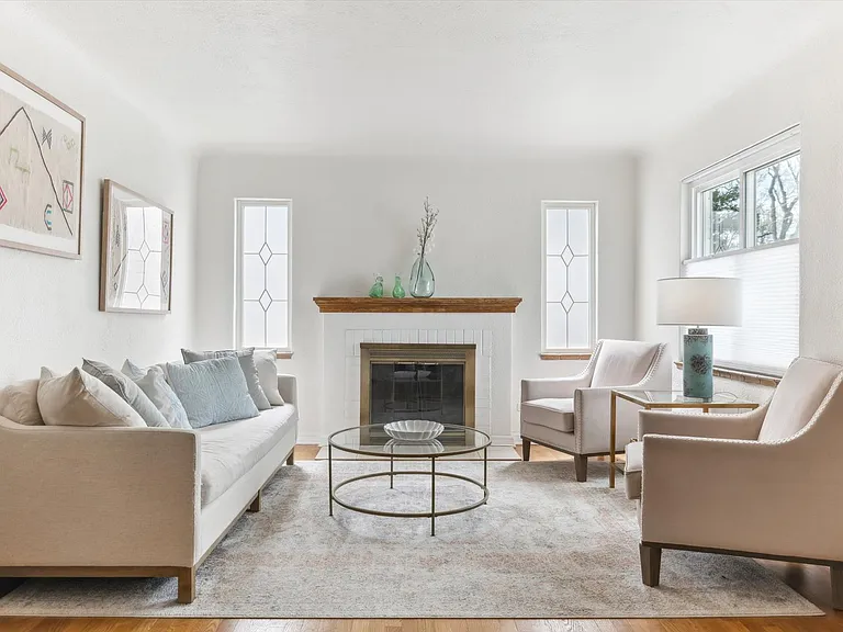 1220 Magnolia St — Photo 4